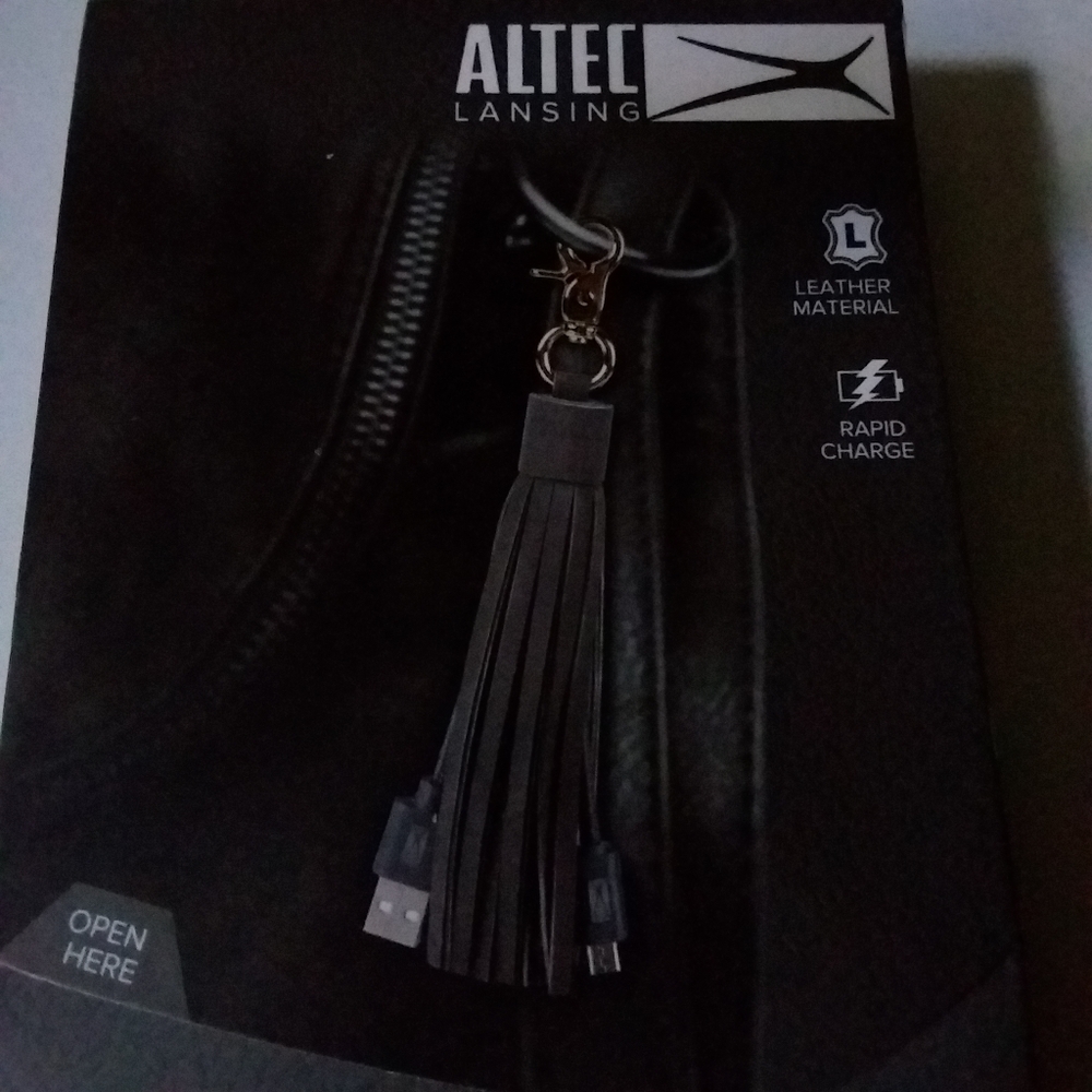 Micro Cable Tassel - Picture 4 of 9